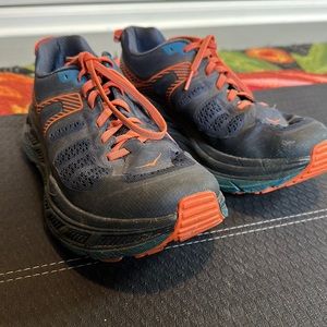 Men’s Hoka size 9, navy and orange